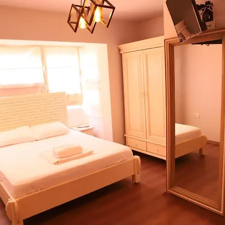 Lulu Butik Çeşme